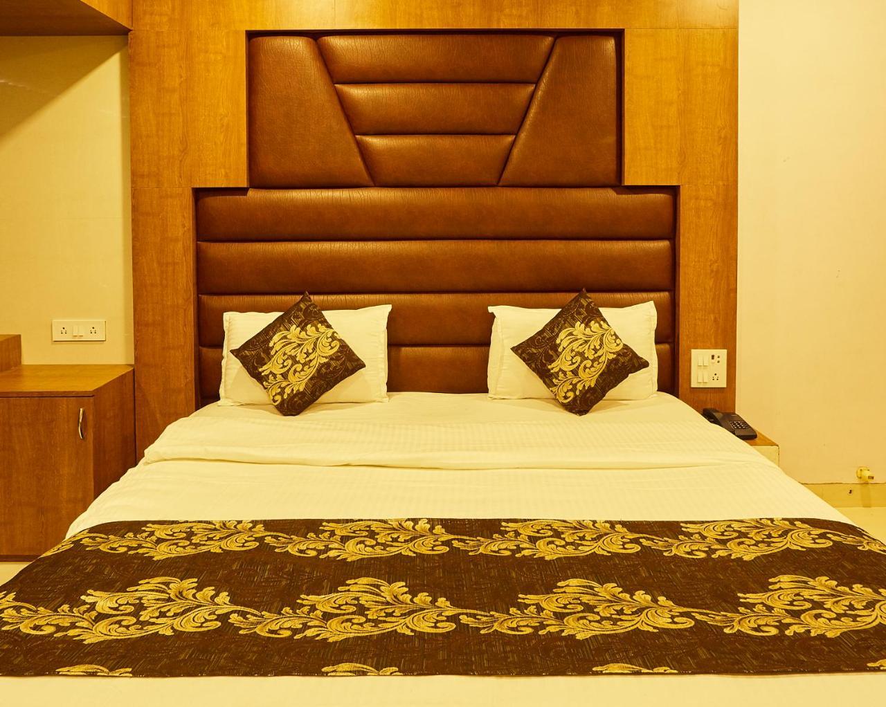 Hotel Alibaba Mumbai Exterior foto
